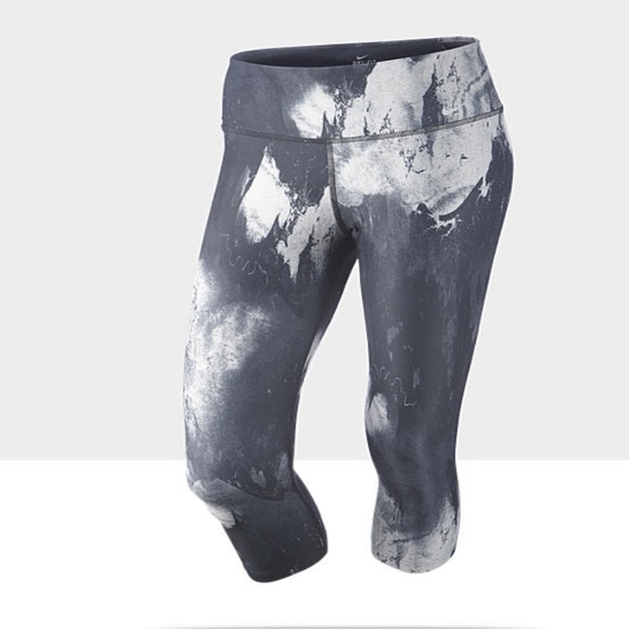 Nike Women’s Legend Dri-fit Capri Pants - Picture 4 of 13